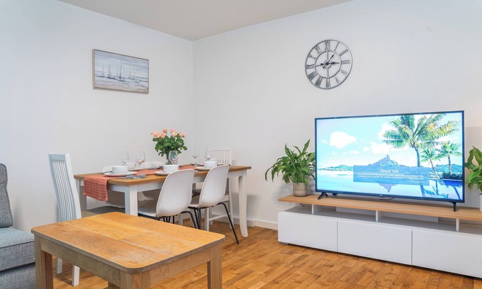 Edgbaston Apartment | Entire 4 Beds 4 Baths Entire flat at 5 mins to city cent & Q. Elizabeth Hospital