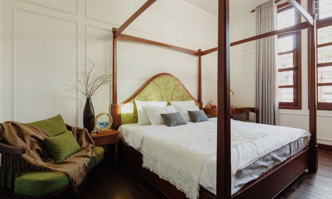 Da Kao Villa | Entire 6BR Heritage Villa D1 Saigon with Workspace FastWiFi for Group and Family