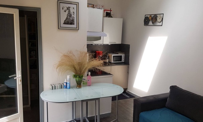 Esbly Apartment | Entire accommodation near Disney Land Paris with WiFi and close transport.
