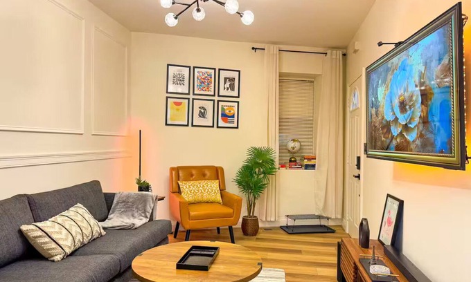 Revere Apartment | Entire apartment, Boston in 14min, Beach in 4min!