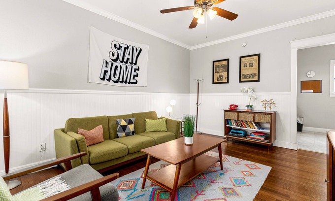 Midtown Apartment | Entire Apartment Near Downtown, Pearl, Riverwalk