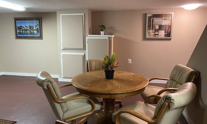 Sunbury House | Entire aptmt in peaceful, secluded neighborhood!