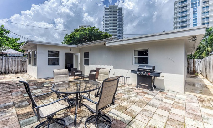Lauderdale Beach House | Entire BEACH HOUSE on Ocean Blvd Fort Lauderdale!