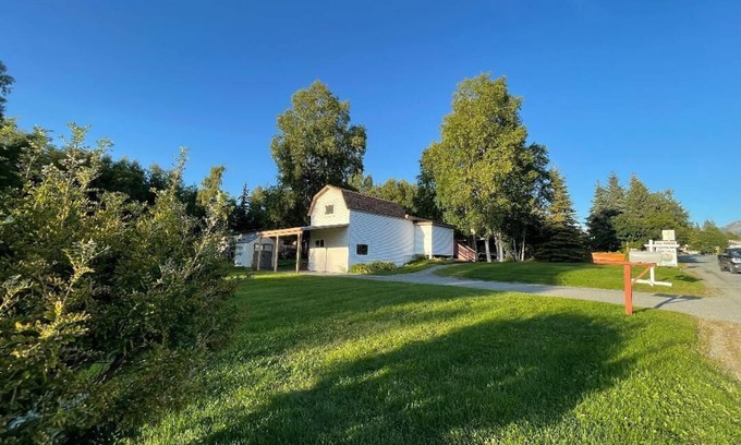 Old Seward - Oceanview House | Entire Birch Cottage on the large lot next to the Ocean View Park.
