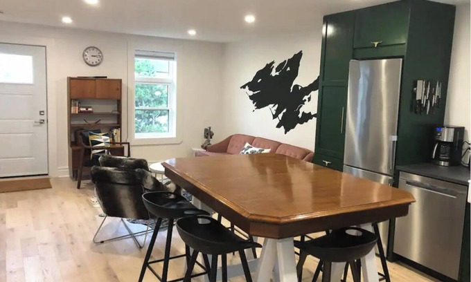 Wellington House | Entire bungalow in Hillier