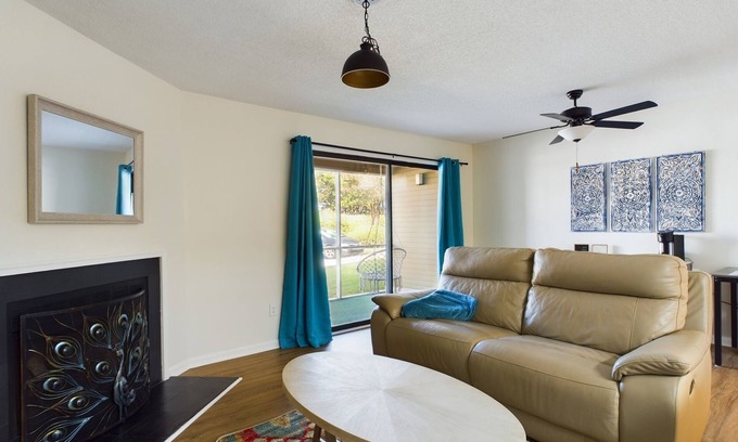 Columbia Condo | Entire Condo - Safe, Gated Community - 4 miles to Downtown Columbia