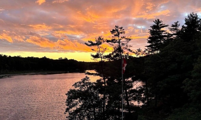 Gravenhurst Cottage | Entire Cottage on Waterfront - South Lake Muskoka
