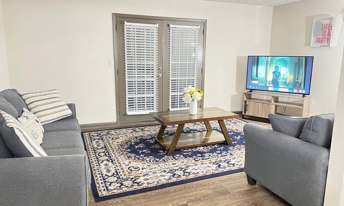 Sandy Springs Apartment | Entire cozy 2-bedroom Guest House in Atlanta