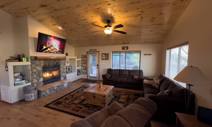 Heber Cabin | Entire Cozy 3B/2B Cabin @ Bison Ranch