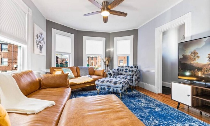 South Side House | Entire Cozy House near Moody St, Bentley, Brandeis