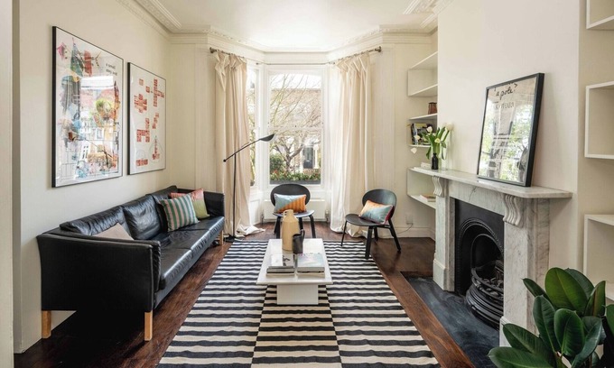 Mildmay Apartment | Entire Family Home in London