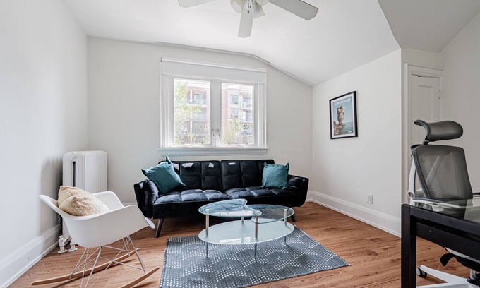 The Beach Triangle House | Entire Family Home by the Beach > 3 Beds & Parking
