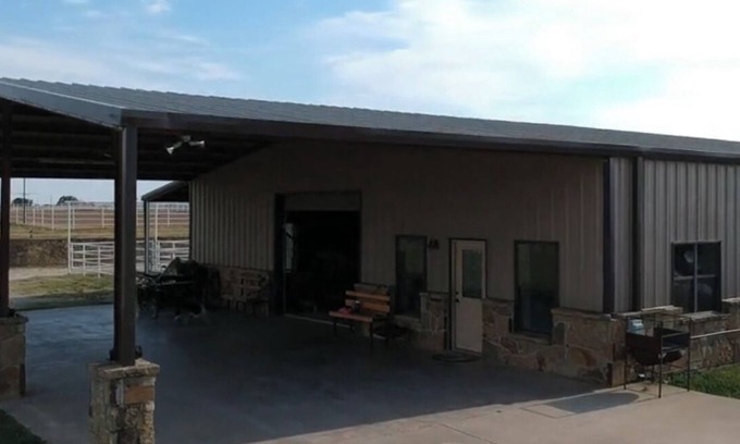 Decatur Other | Entire Farmhouse Decatur —-5 minutes from the city