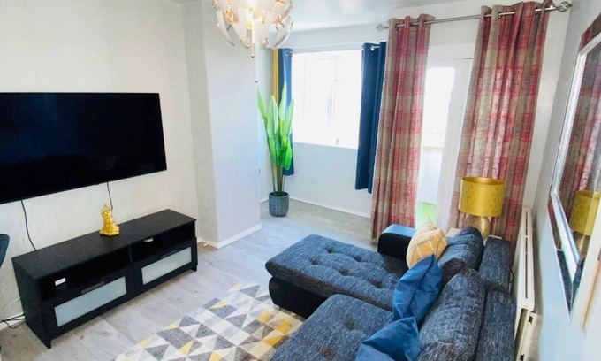 Livesey Apartment | ENTIRE FLAT 2bedroom Bright & Beautifully decorated amazing landmark/city view