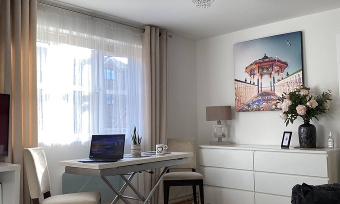 New Cross Apartment | Entire Flat/Easy access across LONDON/FREE 24/7 parking
