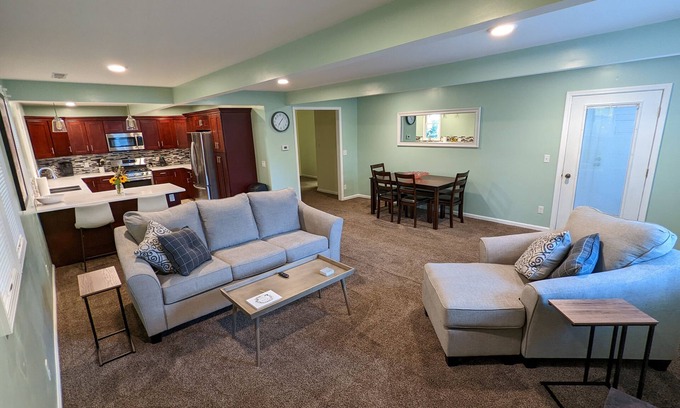 Mount Pleasant House | Entire guest house: walk to CMU, close to casino!