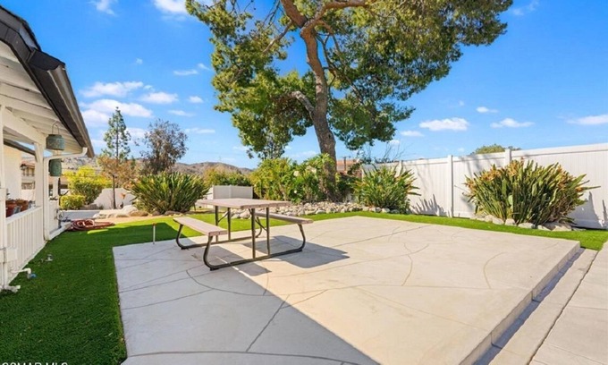 Thousand Oaks House | Entire guest house with access to pool area