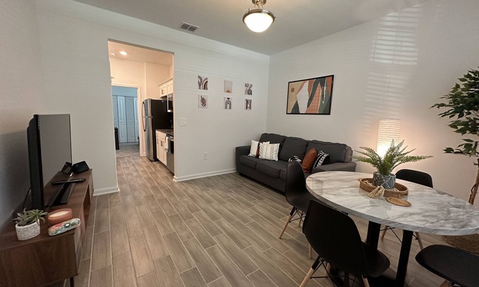 Davenport House | Entire Guest House Near Disney
