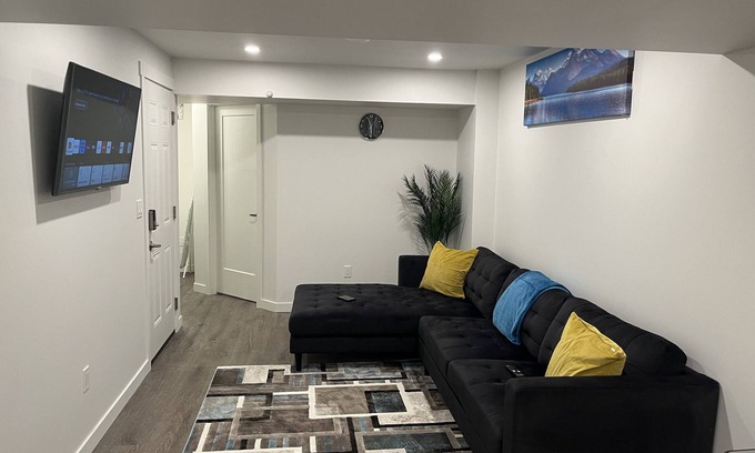 West Edmonton House | Entire guest suite(1BR basemnt)nClose to West Edmonton Mall, Henday & amenities