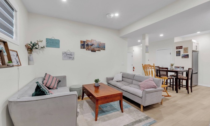 Arbour Lake House | Entire guesthouse Suite in NW Calgary