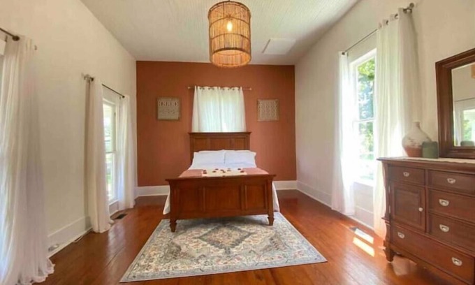 Williston House | Entire Historic Home - Carolina Getaway