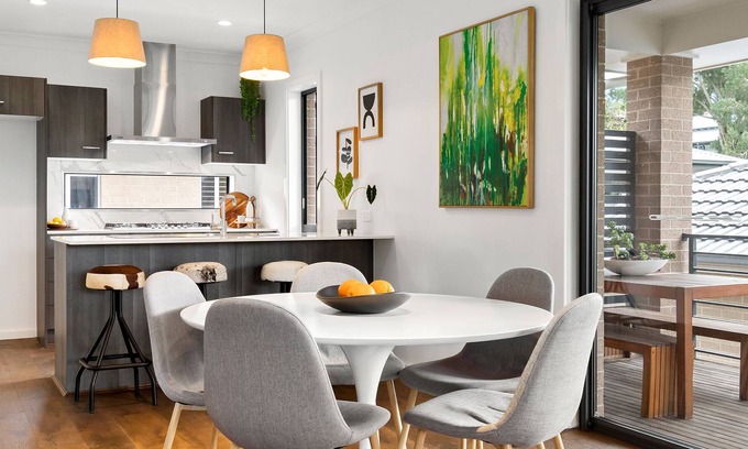 New Lambton House | Entire Home: 600m to Hospital; Local Shops + Park