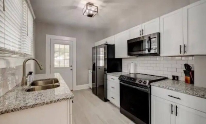 Owensboro House | Entire home Beautiful remodeled bluegrass bungalow