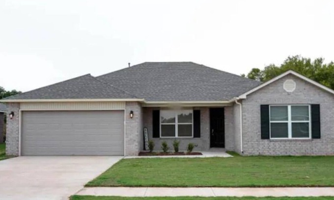 Bixby House | Entire home, family friendly. Your home away from home!