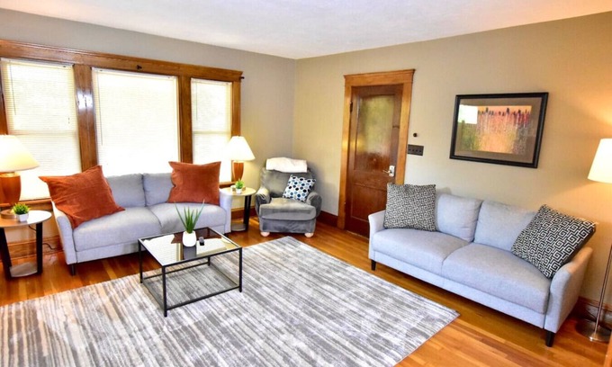 Lakewood House | Entire home in Lakewood, Ohio, United States