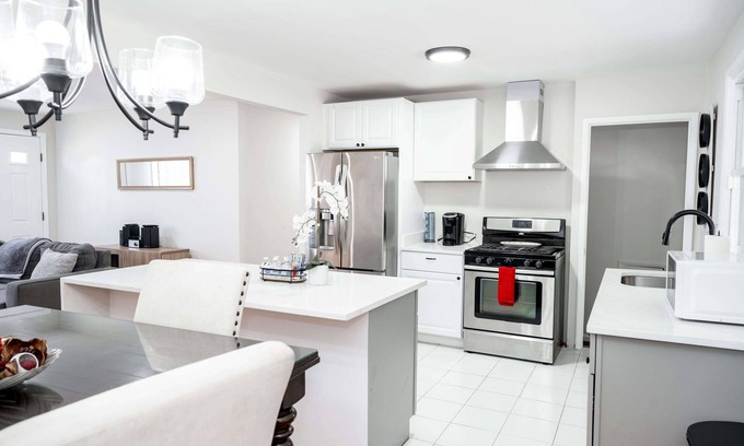 Milford Mill House | ENTIRE HOME IN RANDALLSTOWN, MAYLAND, UNITED STATES