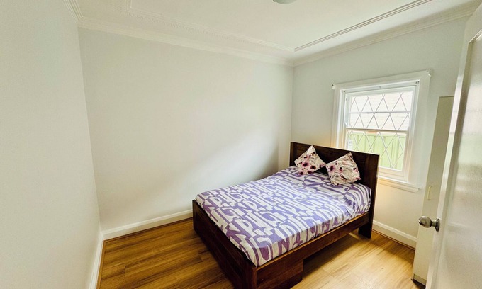 Rockdale House | Entire home in Rockdale, Australian6 guests2 bedrooms3 beds1 bath