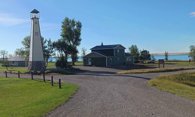 Valier House | Entire home in Valier, Montana
