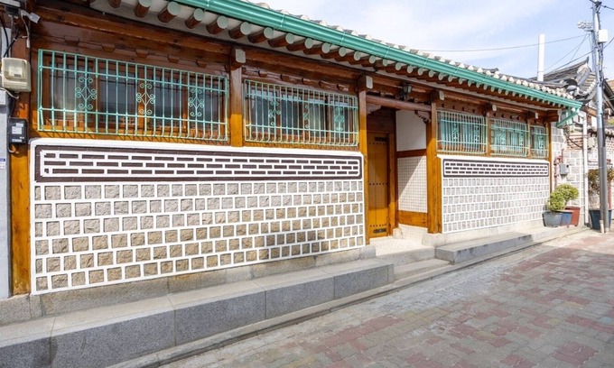 Gahoe-dong House | [entire Home] ""