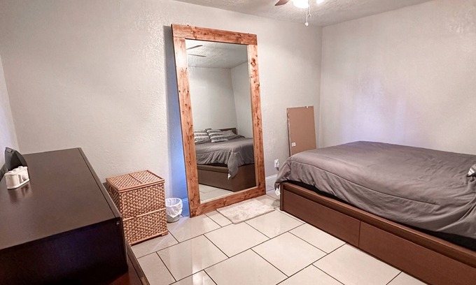 Eastside Promise Neighborhood House | Entire home located mins from Downtown, Riverwalk, AT&T Center, & The Pearl