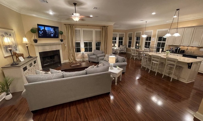 Lafayette House | Entire Home! Magnolia Place: a taste of Southern Hospitality