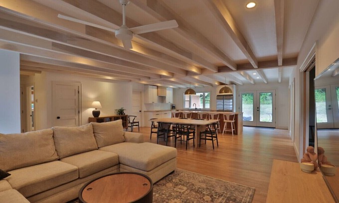 Waynesboro House | Entire Home Mins to Skyline, Cville & Staunton