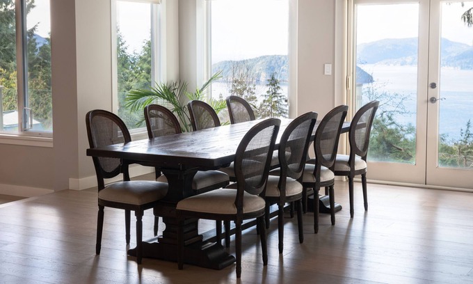Lions Bay House | Entire Home, Ocean View, Beach, Hikes, Nature all around