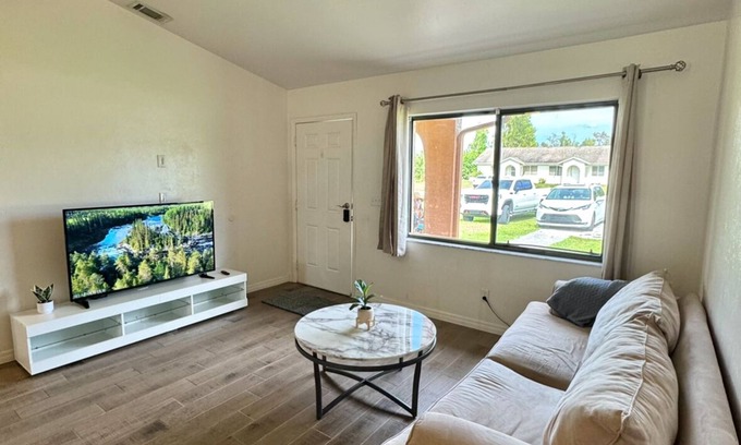 San Carlos Park House | Entire home; Patio; Pet Friendly; Spacious Parking; 5 mins to RSW airport