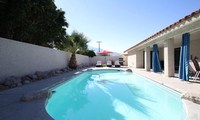 Palm Springs House | ENTIRE HOME SPACIOUS 3BD AND 2 BATH with PRIVATE POOL