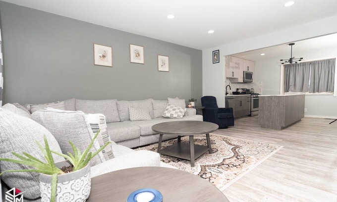 Dearborn House | Entire home, strategic location, everything within reach. Off i94 & Southfield.