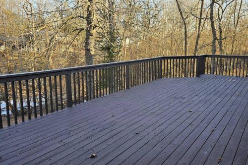 Nixa House | Entire Home w/ Free Wi-Fi, Garage, Deck, Yard