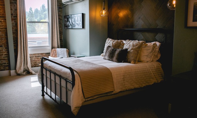 Jacksonville Hotel | Entire Hotel at The Jacksonville Inn | Sleeps 18