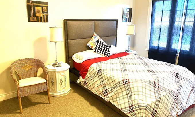 Welland House | |ENTIRE HOUSE | 3 BED | MINUTES TO NIAGARA FALLS |BROCK AND NIAGARA COLLEGE|