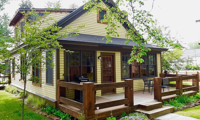 Manhattan House | Entire house. Fly Fishing, small town, walk to everything