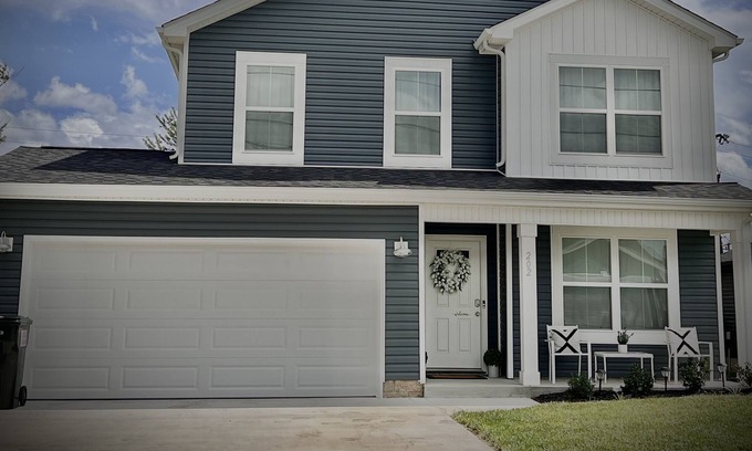 Clarksville House | Entire House for you by Ft. Campbell and Casino