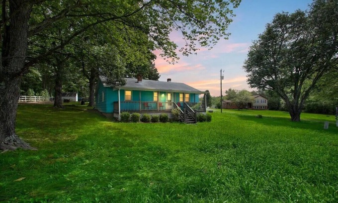 Afton House | Entire house in Afton, VA. The Road House at Stumble Creek - 2 bedroom