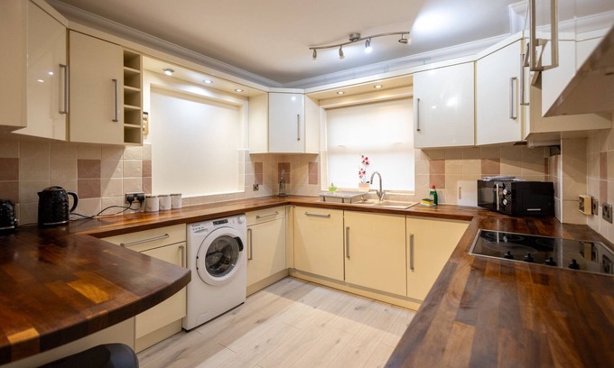 Colchester House | Entire House in Colchester - Bailey