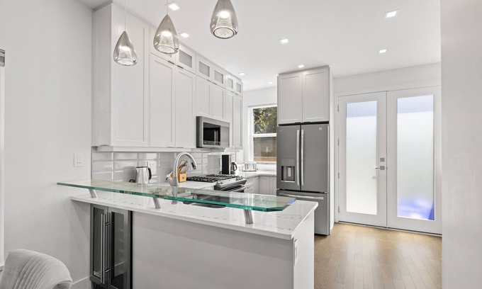Inner Harbour House | Entire House in James Bay, Elevator, Free Parking
