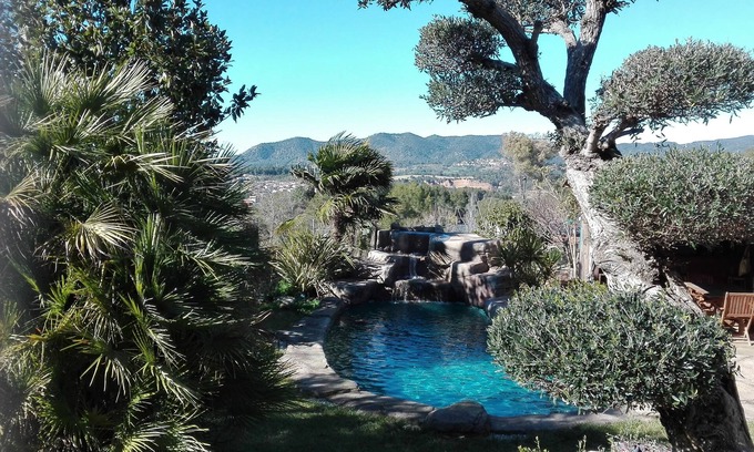 Piera House | Entire house near Barcelona ideal families and groups. Guaranteed fun.