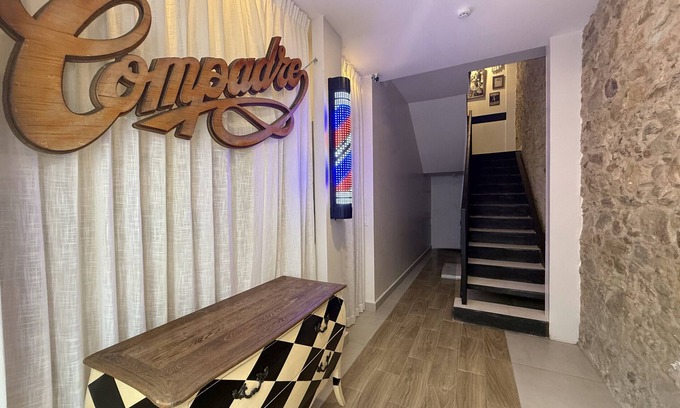 Casco Viejo Ski Chalet | Entire house, pool table, jacuzzi, private rooftop